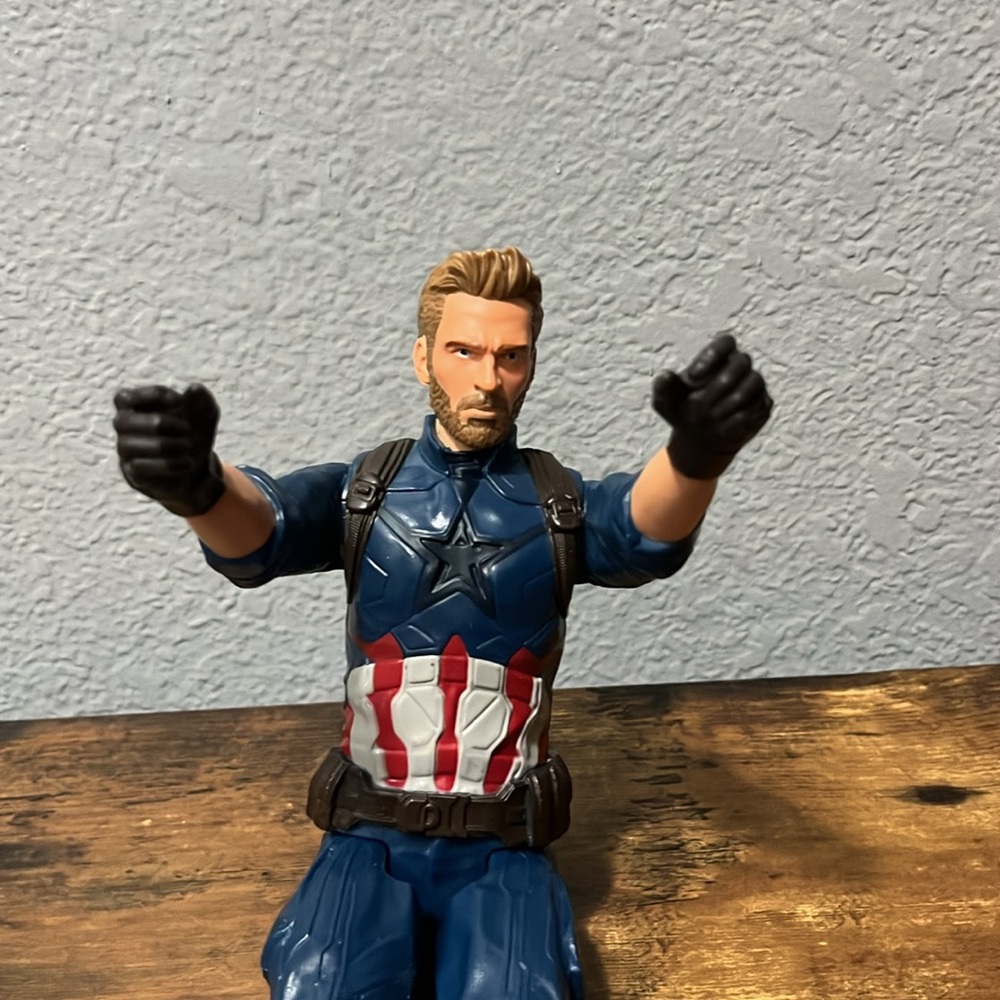 Captain America large figure/ No shield Included - Picture 7 of 7